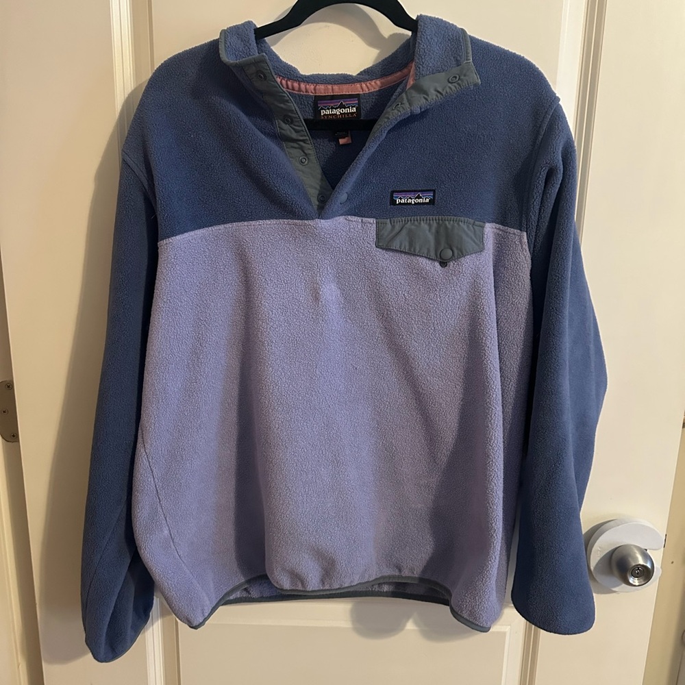 Patagonia Woman’s Lightweight Synchilla Snap-T Fleece Pullover